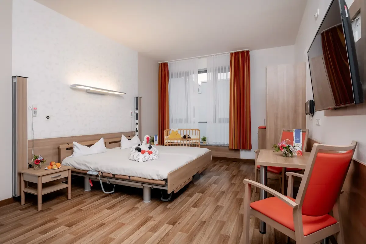 Wochenbettzimmer in der Klinik Frauenheilkunde, Geburtshilfe und Senologie | 