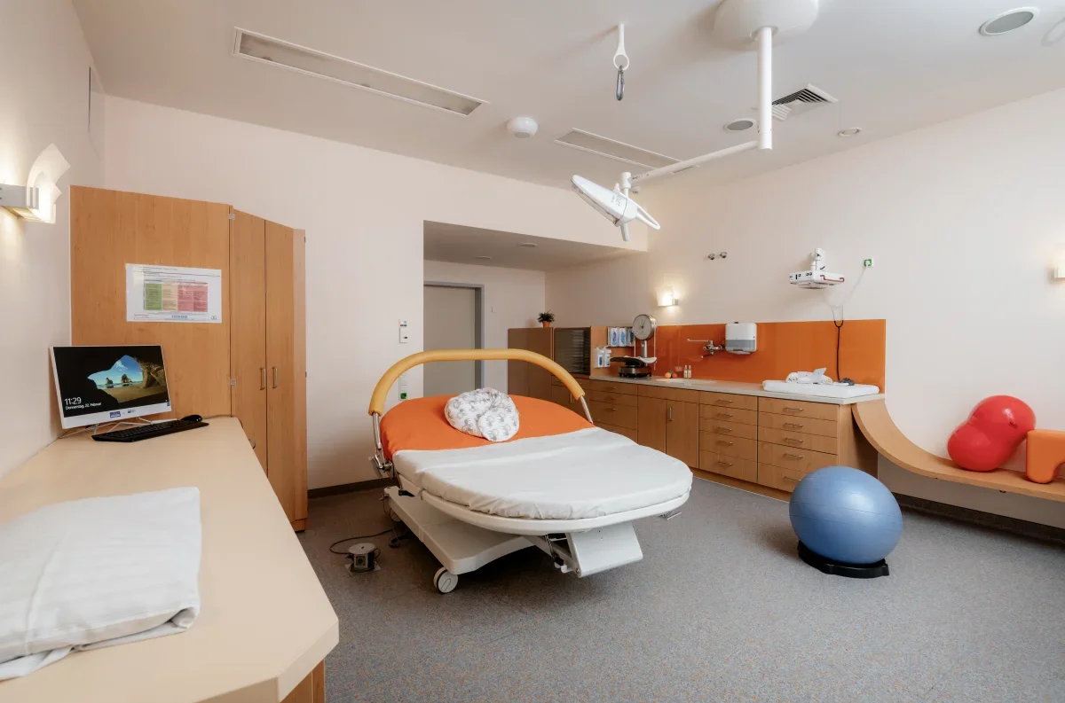 Kreißsaal in der Klinik Frauenheilkunde, Geburtshilfe und Senologie | 