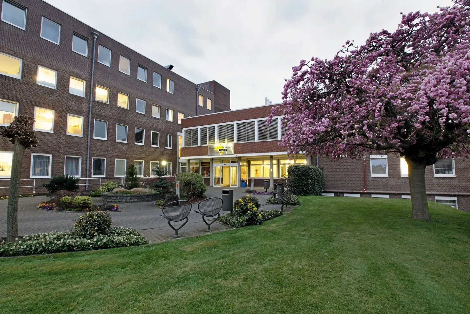 Aussenansicht Haupteingang | 